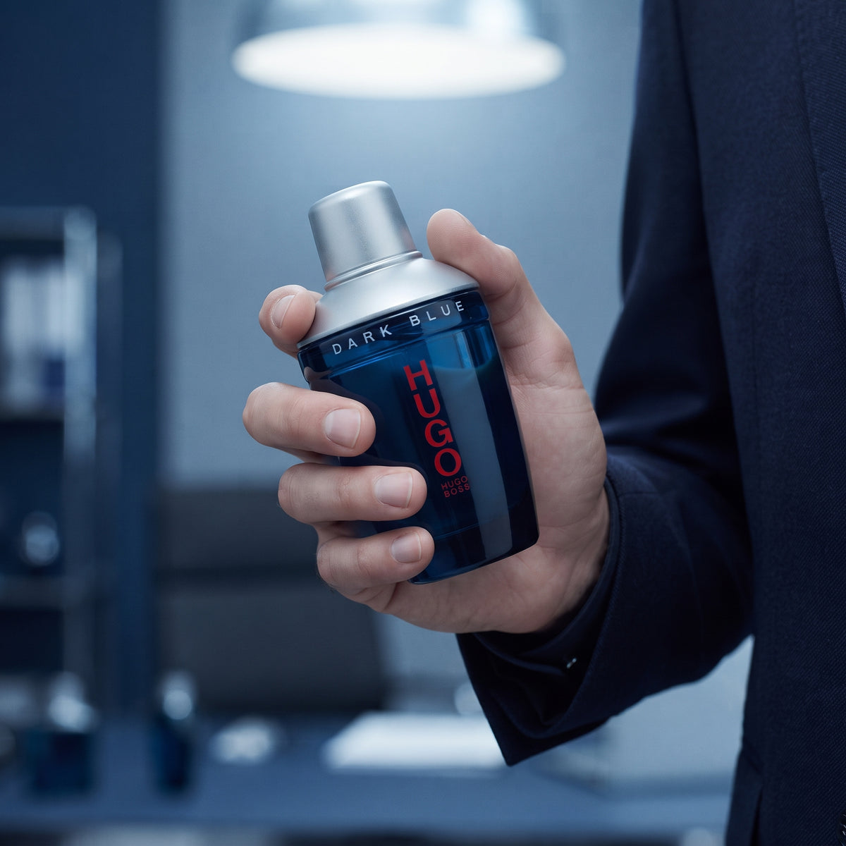 Hugo Boss Dark Blue Eau de Toilette for Men – Long Lasting Oriental Spicy Fragrance 75ml