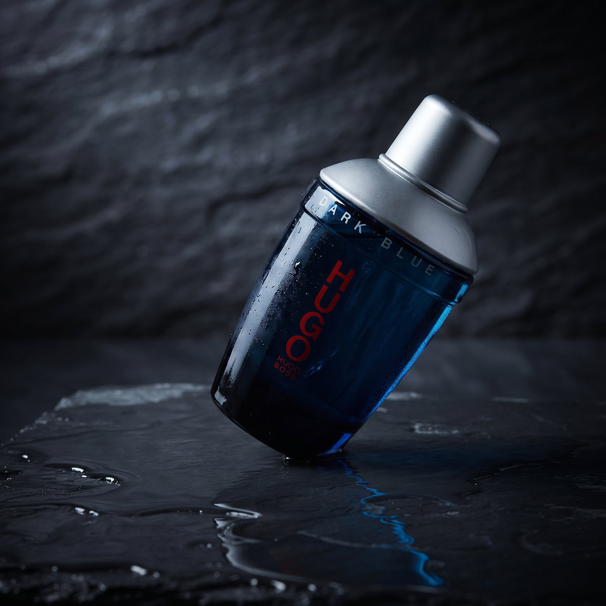 Hugo Boss Dark Blue Eau de Toilette for Men – Long Lasting Oriental Spicy Fragrance 75ml